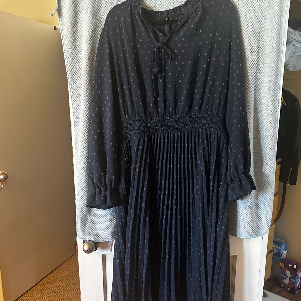 Chic Navy Blue Midi Dress